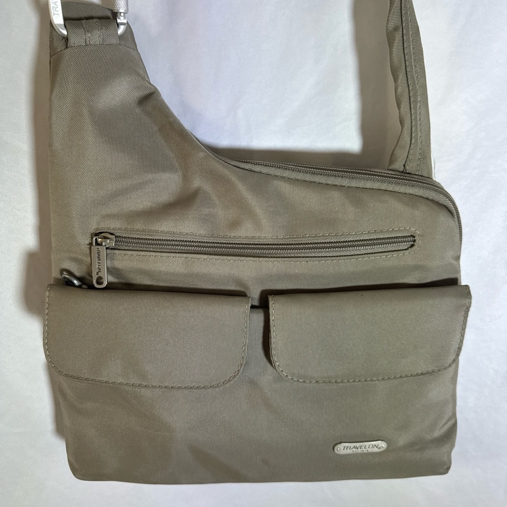 TRAVELON Anti Theft Classic Crossbody Bag In Nutmeg Rock With Adjustable Strap - Picture 3 of 11